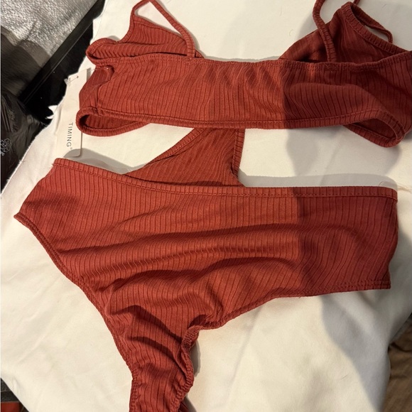 Timing Rust Bikini Set - Picture 3 of 4
